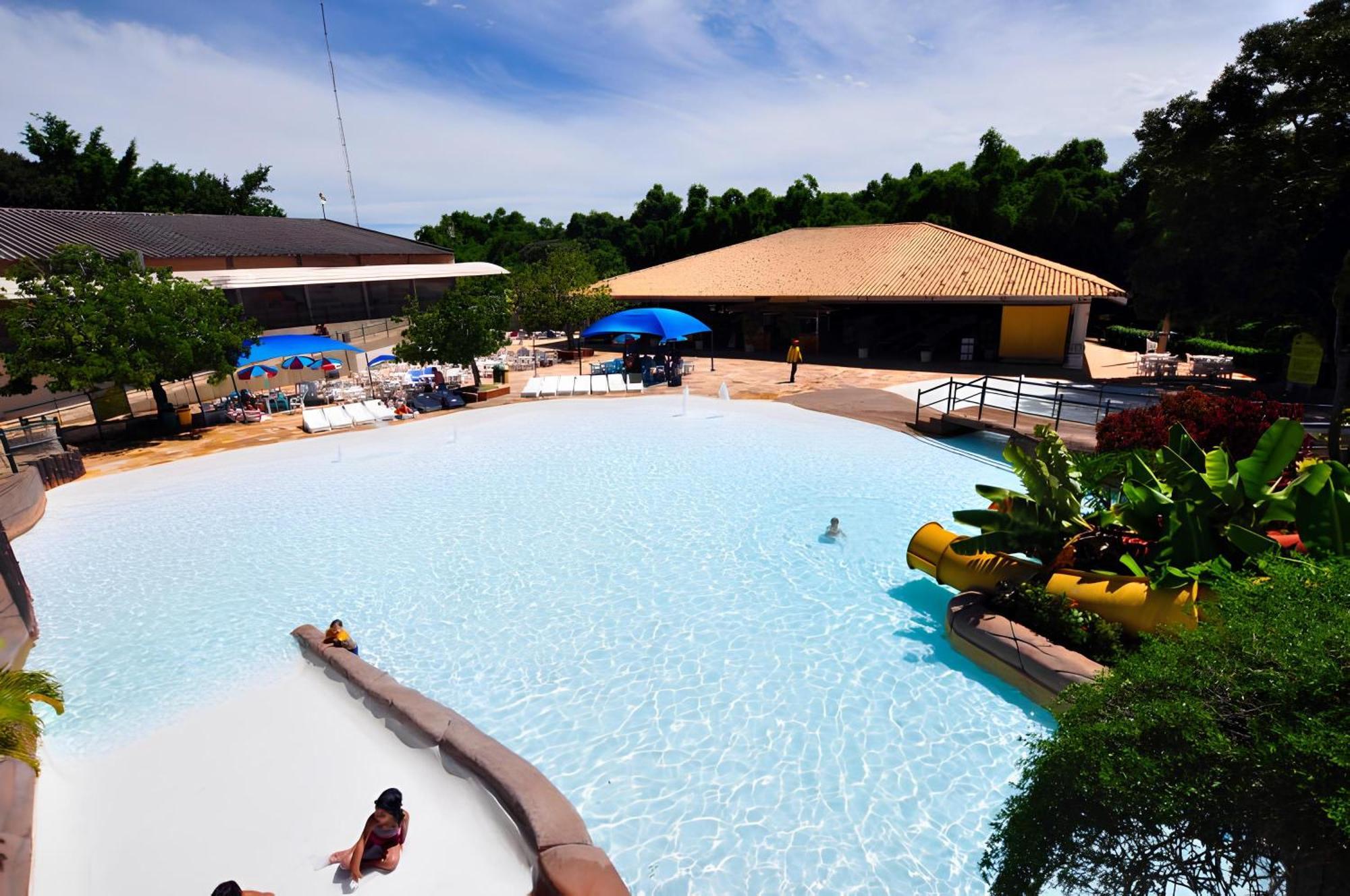 Piazza Diroma Com Acesso Ao Acqua Park Lejlighed Caldas Novas Eksteriør billede