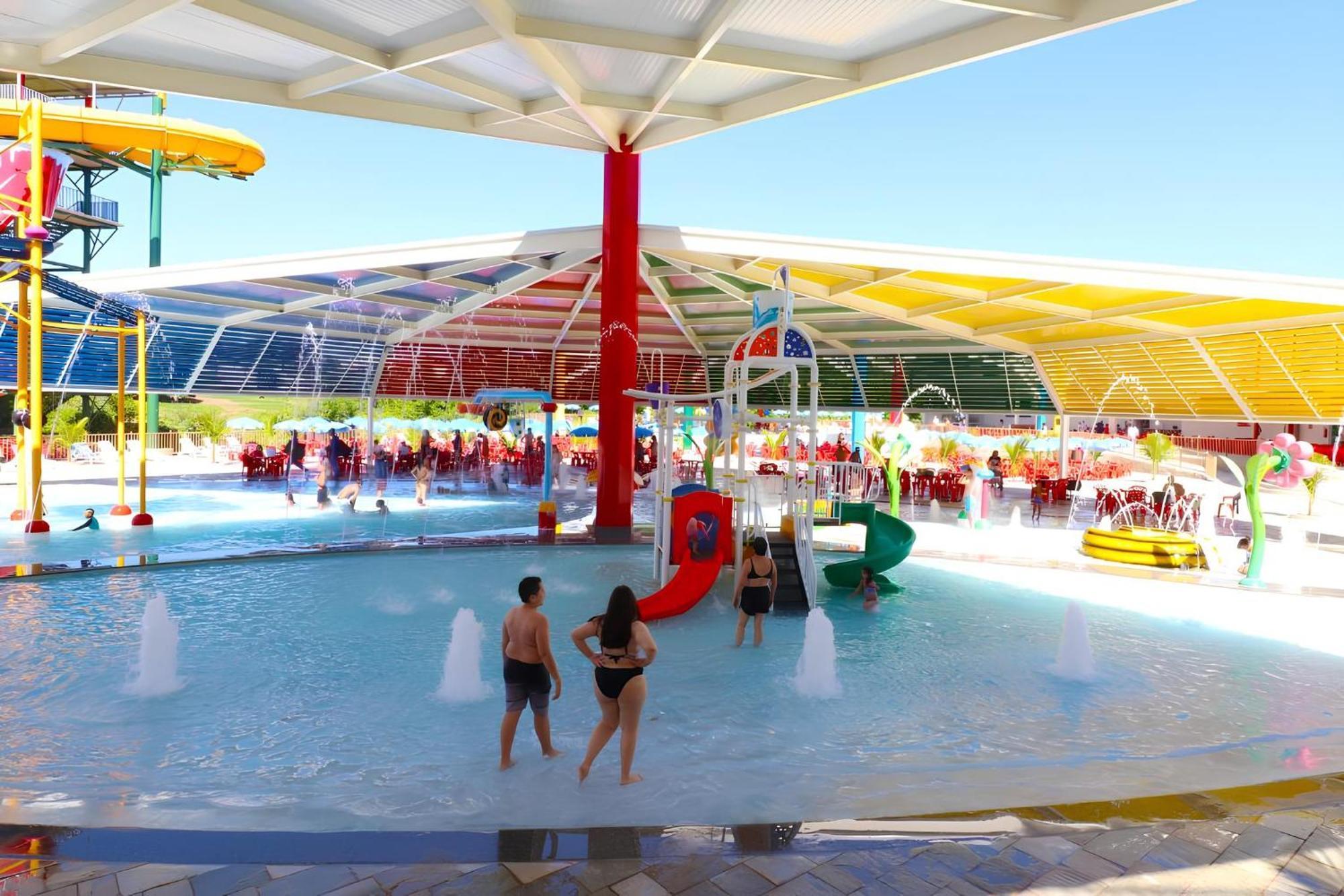Piazza Diroma Com Acesso Ao Acqua Park Lejlighed Caldas Novas Eksteriør billede